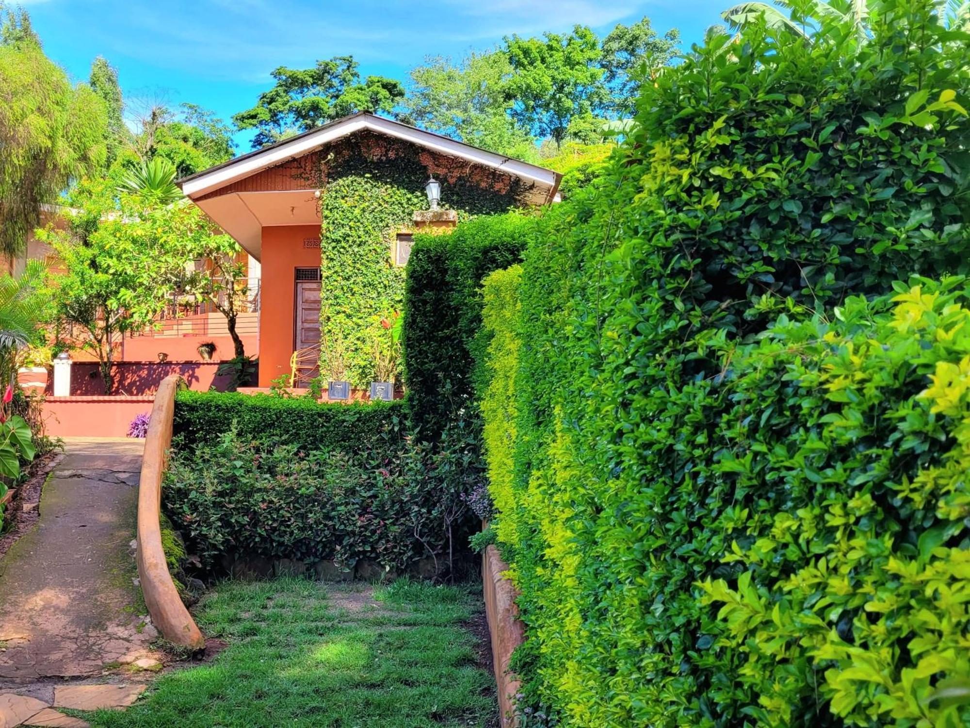 Babylon Lodge Marangu Exterior foto